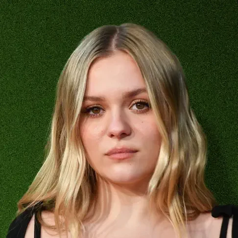 Maisy Stella