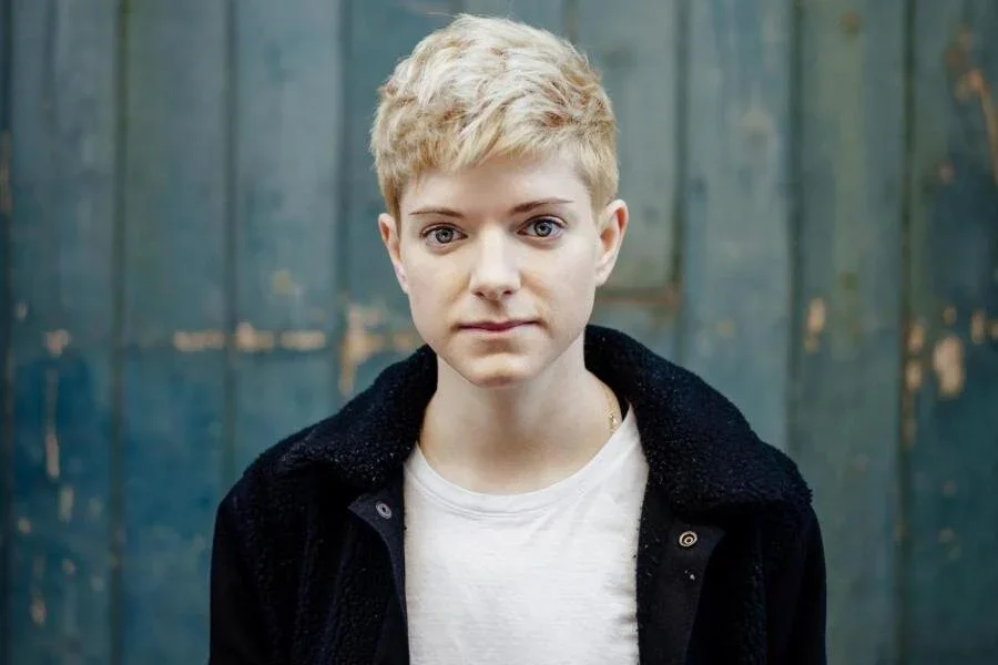 Mae Martin