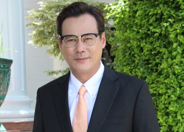 Portrait of Trin Setthachoke